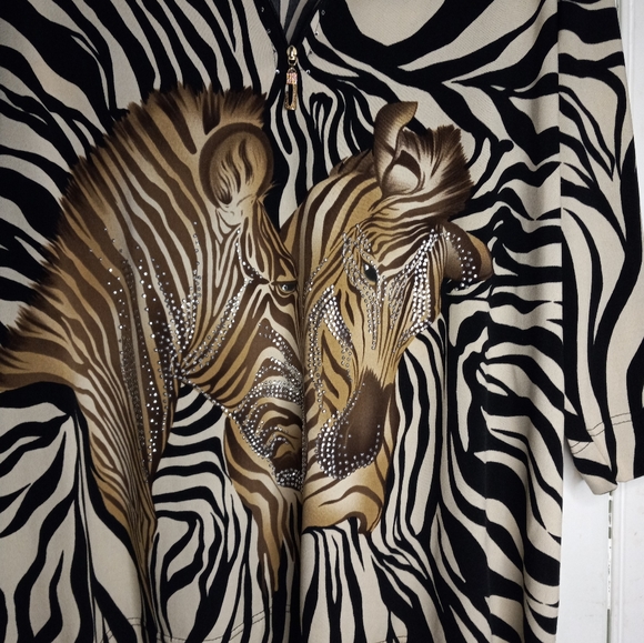 Women's over shirt with zebras sequined...beautiful beautiful shirt.... - Picture 2 of 6